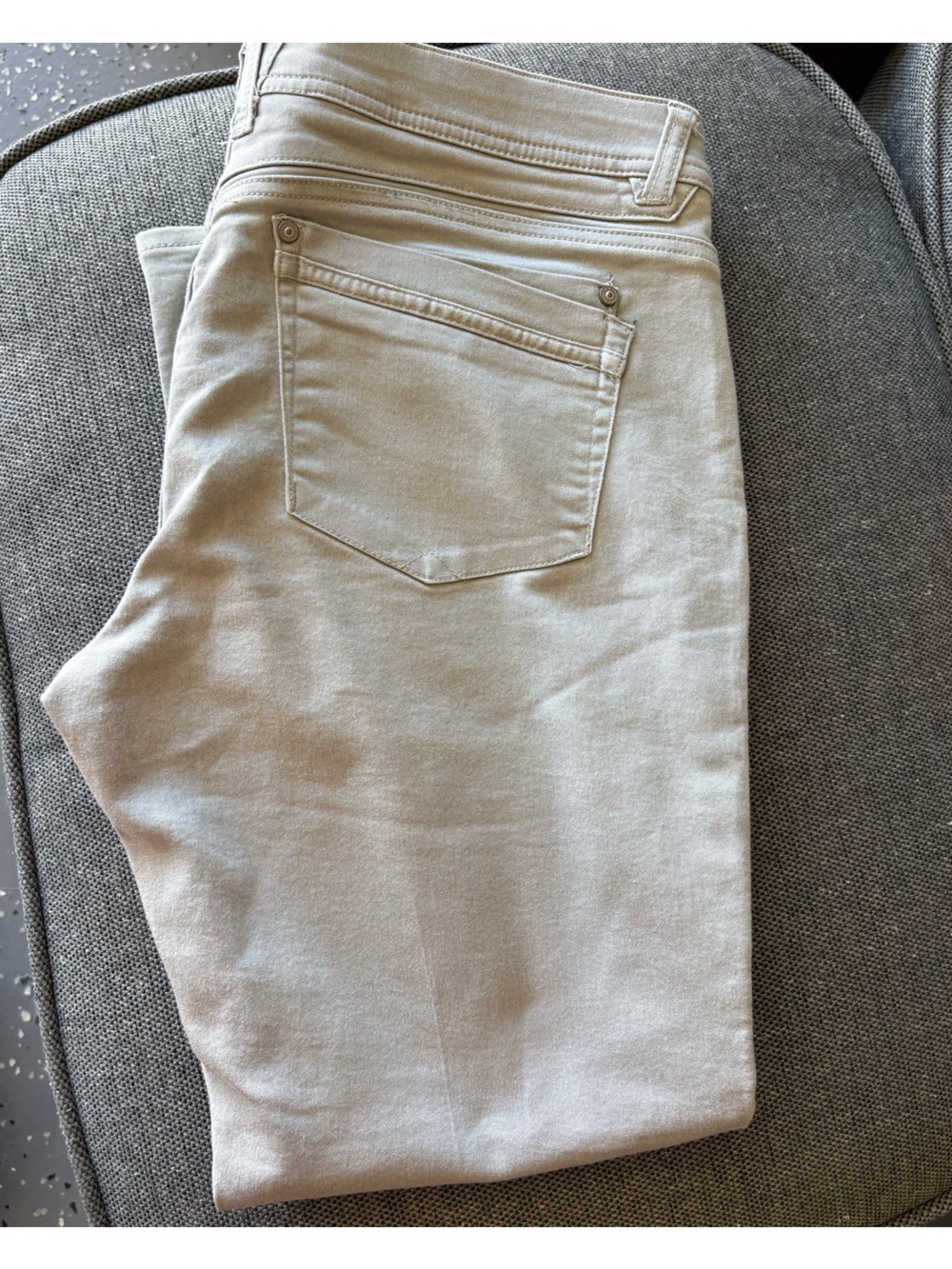 Democracy Jeans. womens 12 skinny. light grey